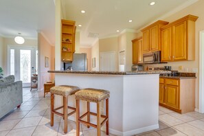 House (4 Bedrooms) | Private kitchen | Microwave, oven, stovetop, dishwasher - Waterfront Lake Placid Home w/ Yard & Boat Launch! (Lake Placid)