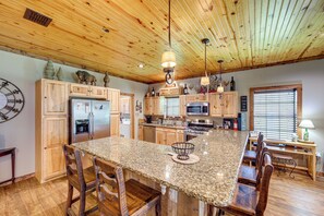 House (3 Bedrooms) | Interior