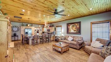 House (3 Bedrooms) | Living area | TV