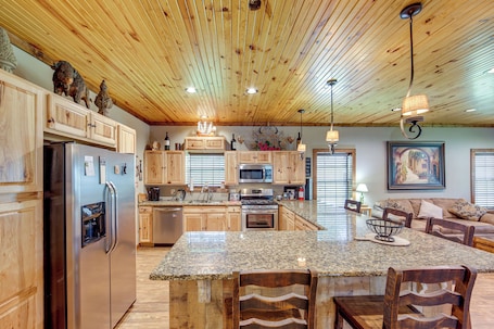 House (3 Bedrooms) | Interior