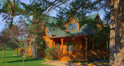 Pet-friendly Jefferson Home Near Lake O the Pines