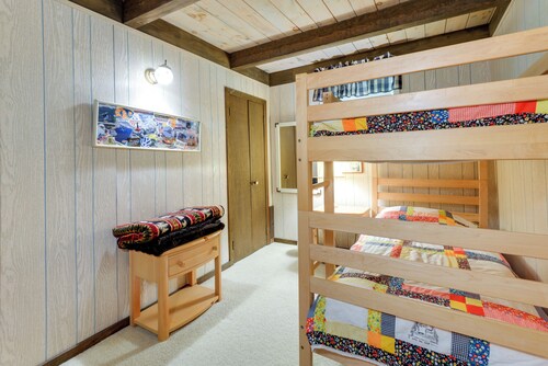 West Dover Home - Steps to Mount Snow Resort!