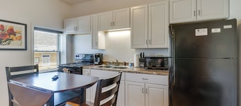 Cozy Marlinton Vacation Rental: Downtown Location!