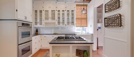 Rumah (4 Bedrooms) | Interior