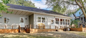 Waterfront Spirit Lake Vacation Rental w/ Dock!