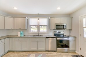 House (3 Bedrooms) | Private kitchen