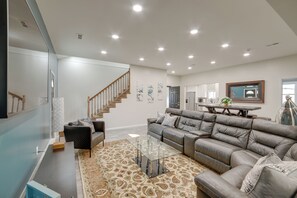 House (5 Bedrooms) | Interior