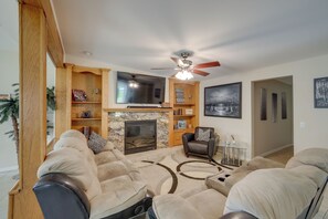 House (4 Bedrooms) | Interior - Waterfront Jackson Vacation Rental on Olcott Lake! (Jackson)