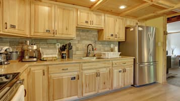 House (1 Bedroom) | Interior