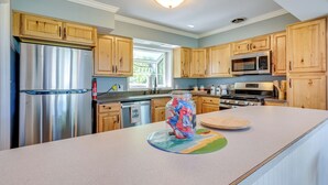 Unclassified image, 2 of 26, button - Lexington Home w/ Sunroom ~ 1 Mi to Lake Huron! (Lexington)