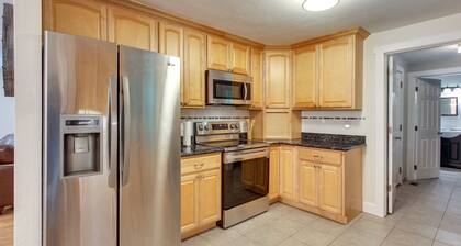 Charming Oregon Home w/ Private Pickleball Court!