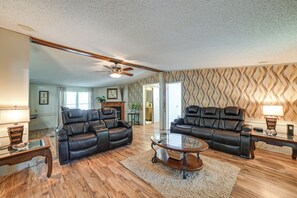 House (3 Bedrooms) | Interior