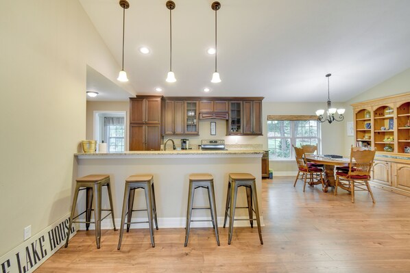 House (3 Bedrooms) | Interior