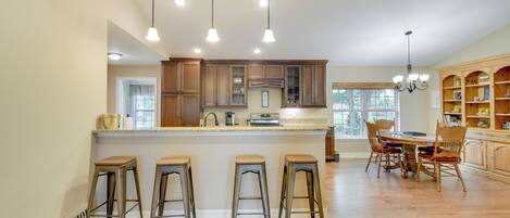 House (3 Bedrooms) | Interior