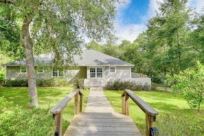 House (3 Bedrooms) | Interior - Hawthorne Vacation Rental w/ Access to Cue Lake (Hawthorne)