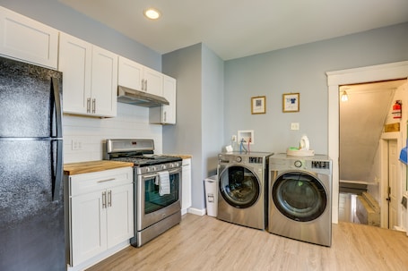 Microondas, horno, placa de cocina, lavavajillas