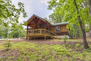 Exterior - Pittsburg Cabin w/ Grill & Fire Pit! (Pittsburg)