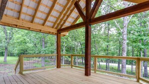 Terrace/patio - Pittsburg Cabin w/ Grill & Fire Pit! (Pittsburg)