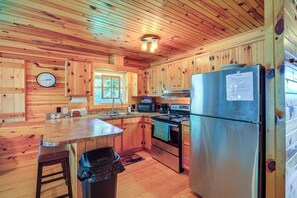 House (1 Bedroom) | Interior - Wraparound Deck & Hot Tub: Blue Ridge Mtn Cabin (Sparta)