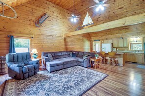 House (3 Bedrooms) | Interior - Secluded Harrison Retreat Near Buffalo Natl River (Harrison)
