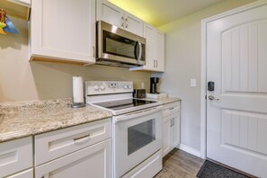 Apartment (0 Bedroom) | Interior