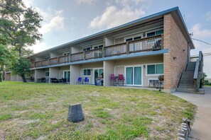 Apartment (0 Bedroom) | Interior - Rockport Unit w/ Pools & Boat Ramp - Near Beaches! (Fulton)