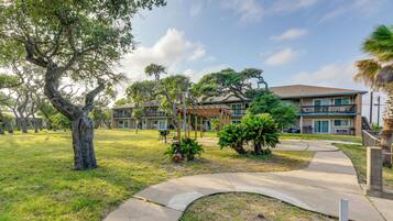 Apartment (0 Bedroom) | Interior