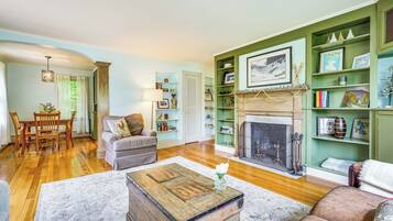 Apartment (2 Bedrooms) | Front of property