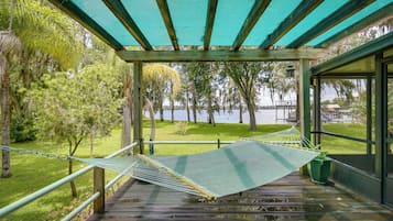 獨棟房屋 (4 Bedrooms) | 露台/庭院