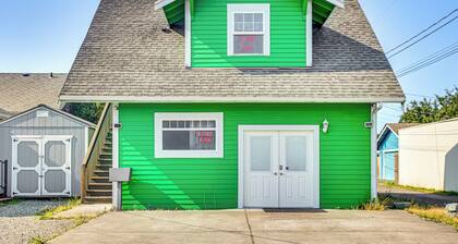 Walkable Paradise: Downtown Puyallup Studio!