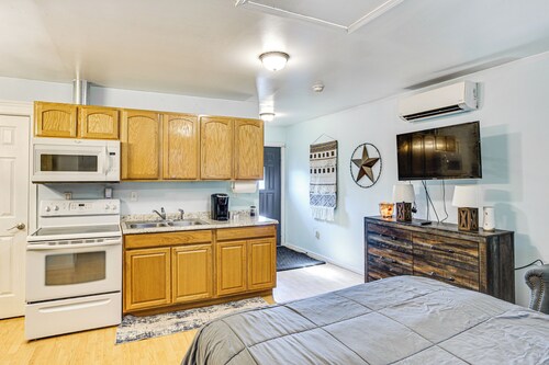 Walkable Paradise: Downtown Puyallup Studio!