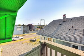 Apartment (0 Bedroom) | Interior - Walkable Paradise: Downtown Puyallup Studio! (Puyallup)