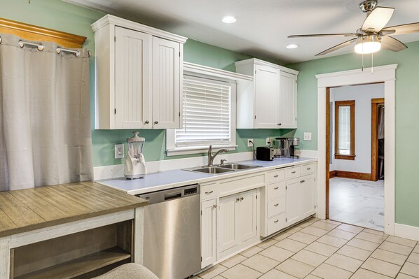 House (3 Bedrooms) | Interior