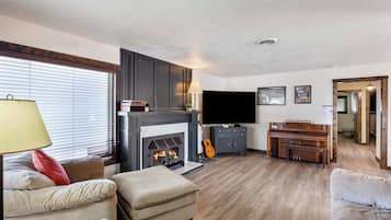 House (Multiple Bedrooms) | Interior