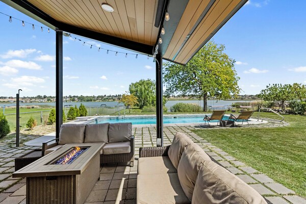 Lakefront Washington Home W/ Private Pool & Sauna - Moses Lake, WA