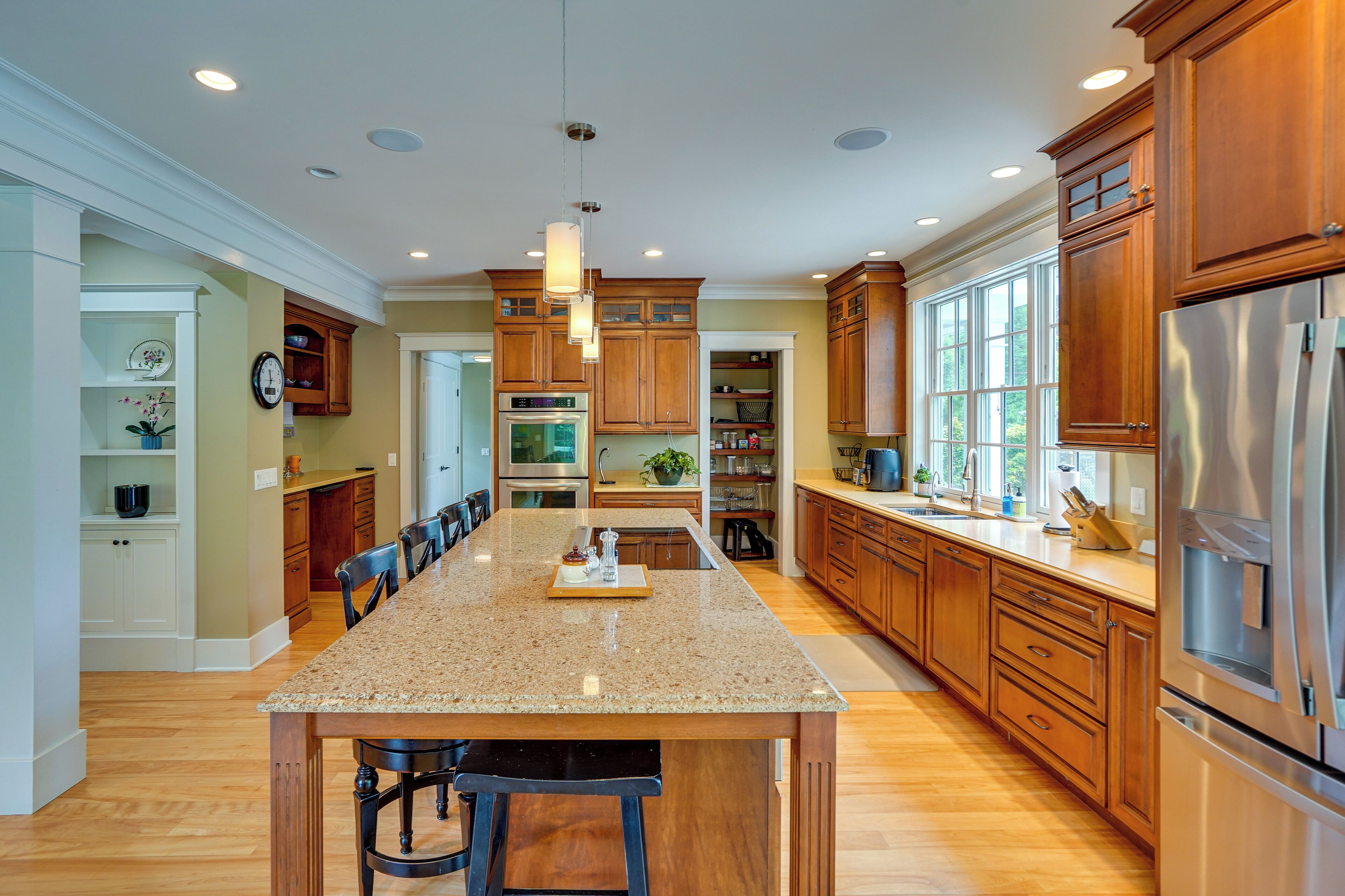 House (4 Bedrooms) | Interior