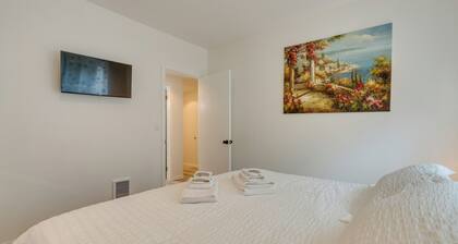 Cozy Kenmore Vacation Rental w/ Shared Hot Tub!