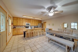 Talo (6 Bedrooms) | Sisätilat