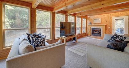 Lake Eufaula Retreat w/ Boat Slip & Fireplace!