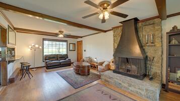 House (4 Bedrooms) | Interior