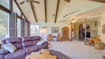 ุงูู
ูุดุฃุฉ ู
ู ุงูุฏุงุฎู