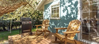 Sequim Escape w/ Gas Grill & Deck, Walk to Beach!