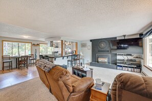 Fireplace - Sequim Vacation Rental w/ Private Pool & Fire Pit! (Sequim)
