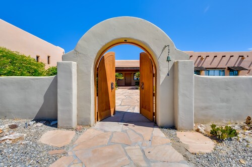 Chic Borrego Springs Home w/ Outdoor Oasis!