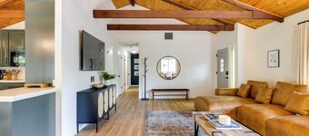 Deck & Fire Pit: Stunning Twain Harte Cabin!
