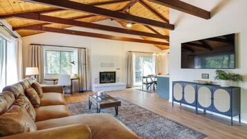 House (3 Bedrooms) | Front of property