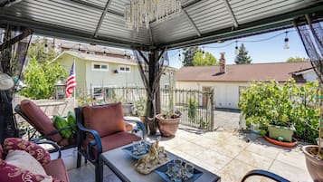 House (1 Bedroom) | Interior