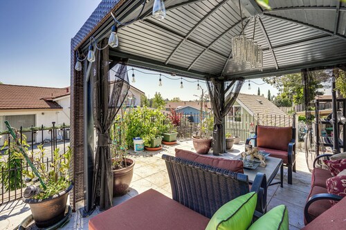 Lush Vallejo Cottage - 20 Mi to Napa Wineries