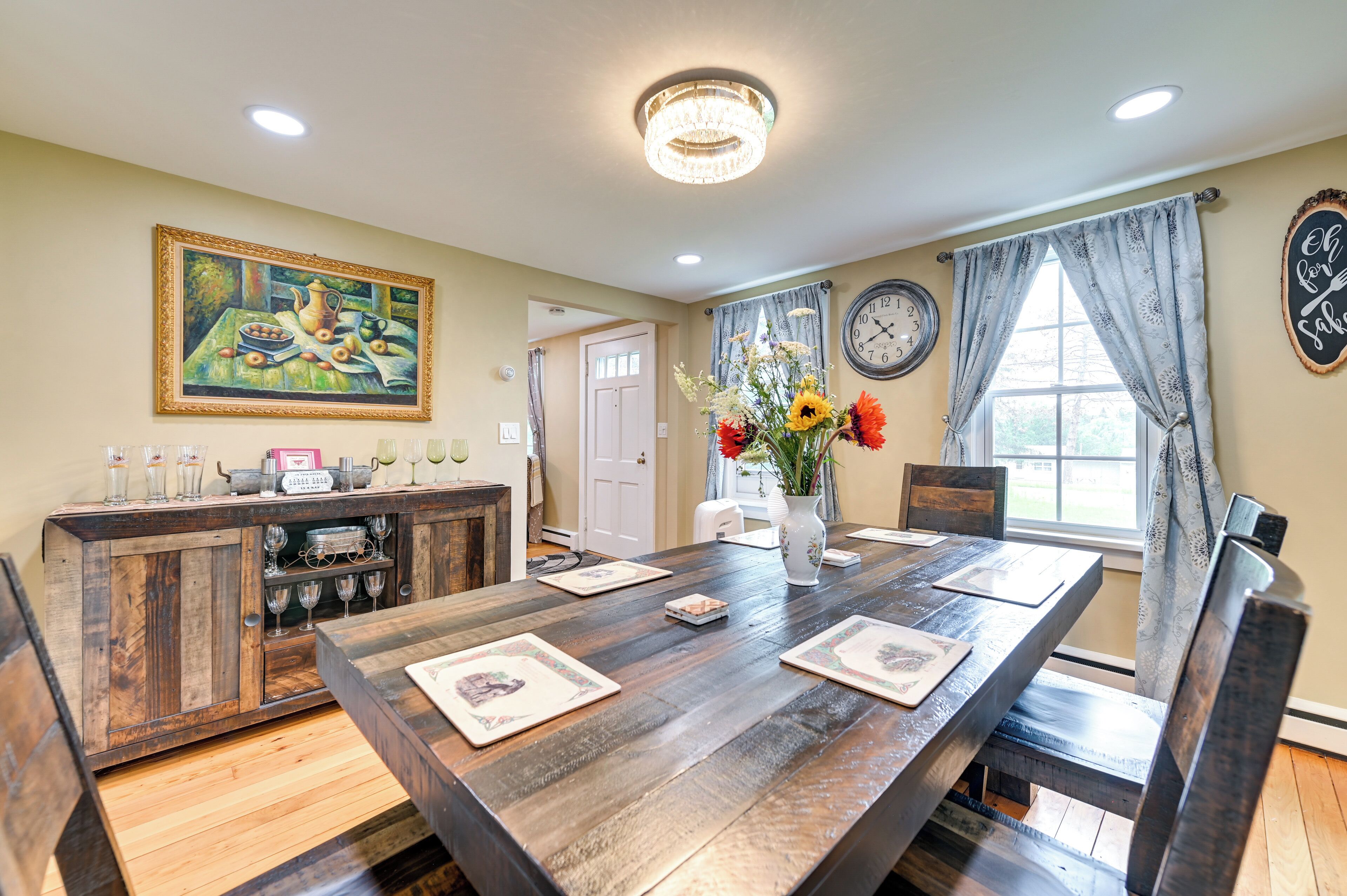 House (4 Bedrooms) | Interior