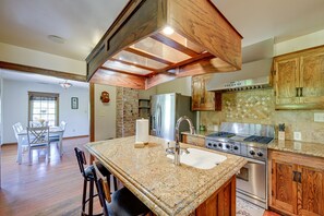 House (3 Bedrooms) | Private kitchen | Microwave, oven, stovetop, dishwasher - Pet-friendly Springville Vacation Rental w/ Grill! (Springville)